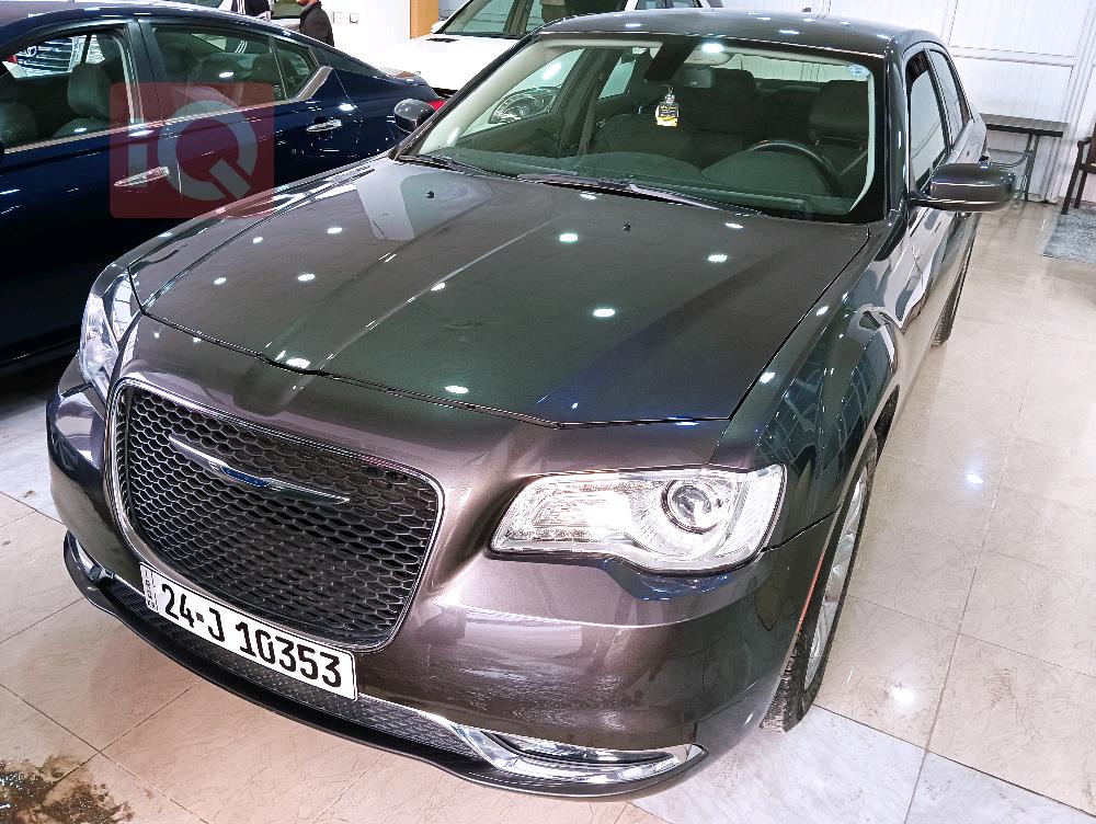کرایسلەر 300